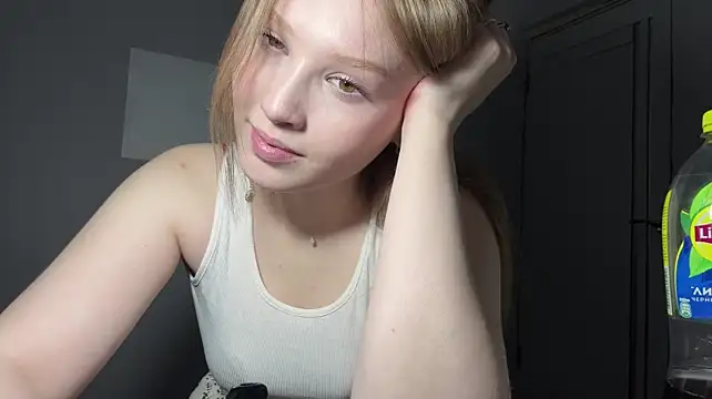 CaritaTorivio Chat XXX live