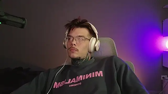 צ'אט XXX בשידור חי של DENIS_HERE