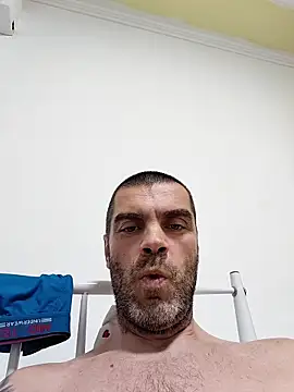 SIRMASTERDOMINATORXXL Adlı Modelin Canlı XXX Sohbeti