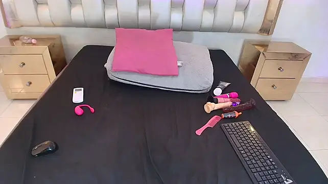 AprillRoss live XXX chat