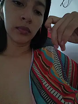LauraMontaii 라이브 XXX 채팅