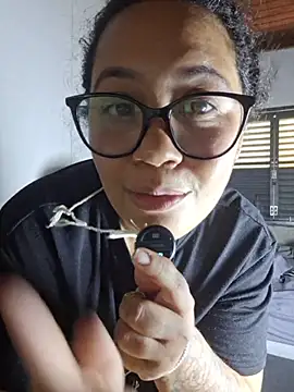 Chat +18 de yasminmeyerofc ao vivo