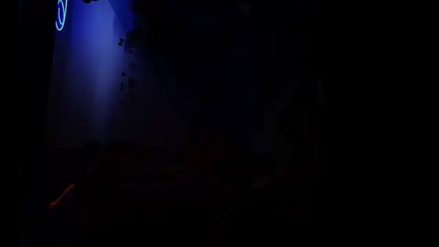 Apolo_fox22: διαδικτυακό σόου στην κάμερα