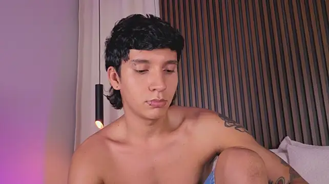 צ'אט XXX בשידור חי של JacoboSwam