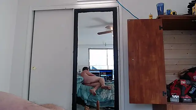แชท XXX สดของ UncutHammer69