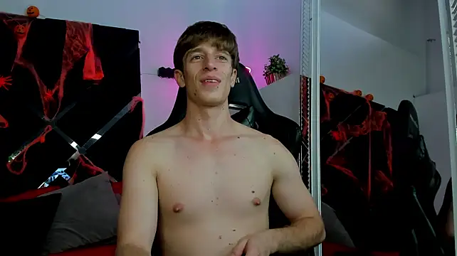 Ostin_Saintsn Webbikameraesitys