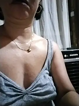 assqueenlovely Adlı Modelin Canlı XXX Sohbeti