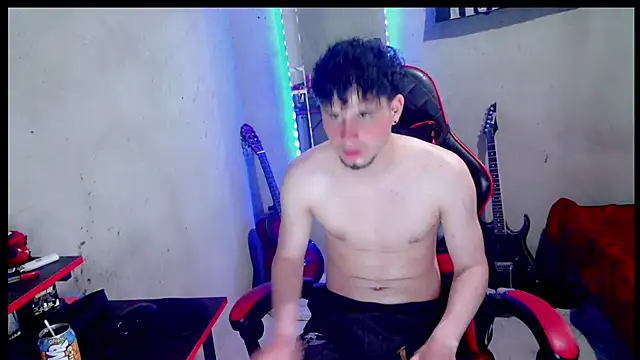 XXX chat uživo modela Atom_Hot