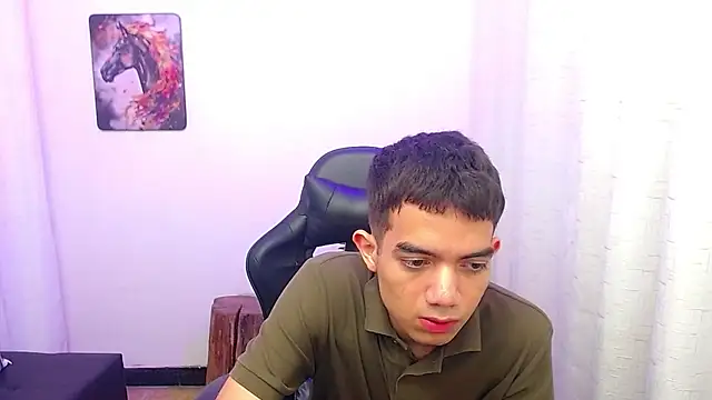 leandrocum18 Show in webcam