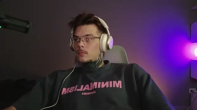 צ'אט XXX בשידור חי של DENIS_HERE