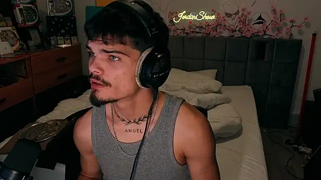 Chat +18 de JordanShow ao vivo