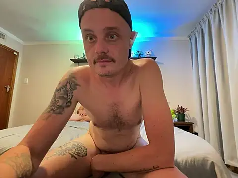 Chat XXX Live 2hornyguyz