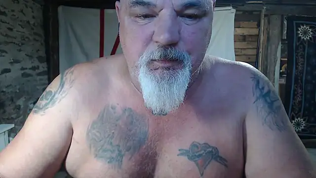 Newfiesausage1972 – Live XXX-chat
