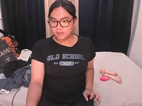 AsianHotPrecious 即時 XXX 聊天