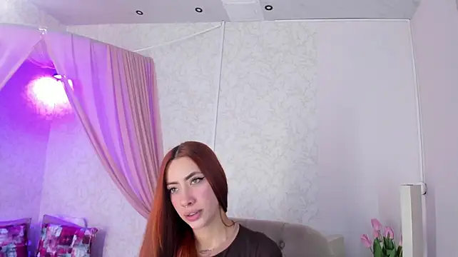 Chat +18 de LolaGray__ ao vivo
