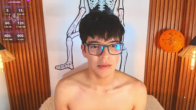 Milo_Wolff Chat XXX live