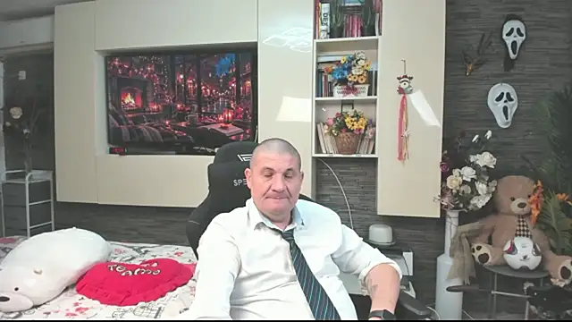 SpartacusDaddy48: онлайн-секс-чат