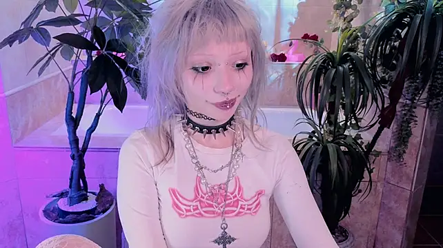 EffieRay Chat XXX live