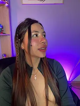 NishaXXX- Chat XXX live