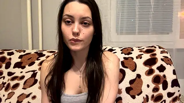 WizardLizzy Adlı Modelin Canlı XXX Sohbeti