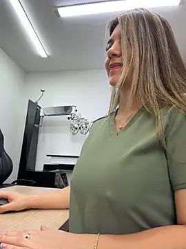 XXX chat uživo modela alicee16