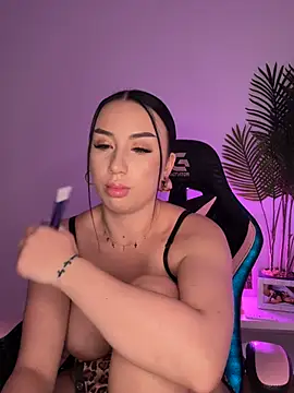 KemberlyEll Chat XXX live