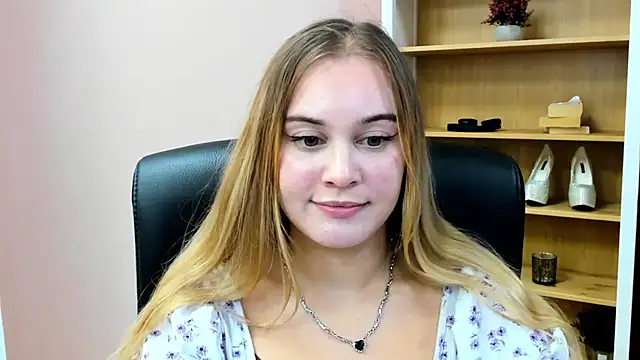 kitty_valeria's Live XXX Chat