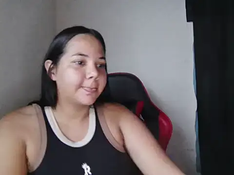 liniasy Live XXX Chat