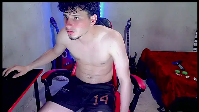 Chat +18 de Atom_Hot ao vivo