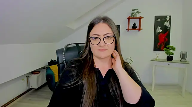 MistressDarrah 라이브 XXX 채팅