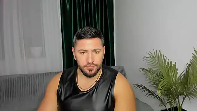 Gold_Alpha_Boy Adlı Modelin Canlı XXX Sohbeti