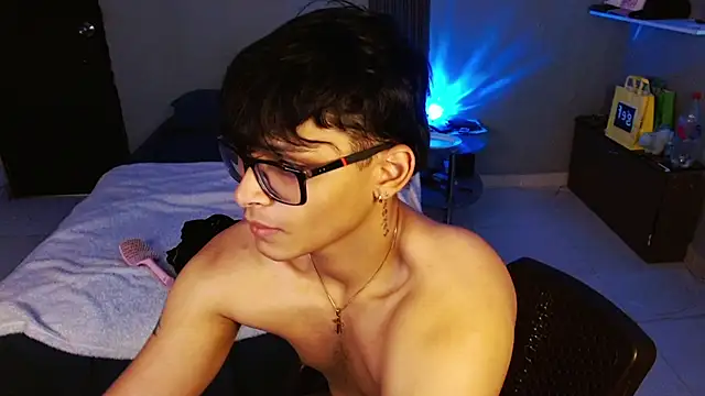 Živý XXX chat Mr_yisuzz