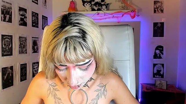 adhalee_js' Webcam Show