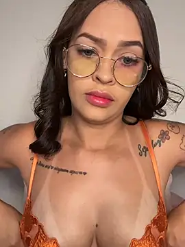 Lyly_Angelll's Live XXX Chat