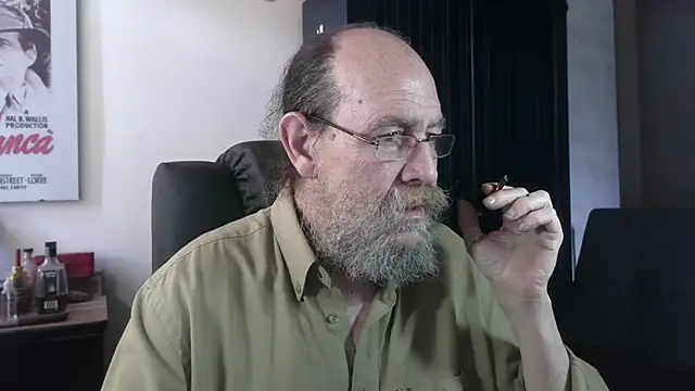 Uncle_Hottie Adlı Modelin Canlı XXX Sohbeti