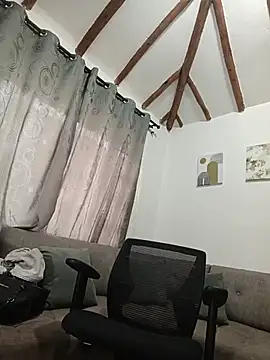 tata_sanz_'s Live XXX Chat