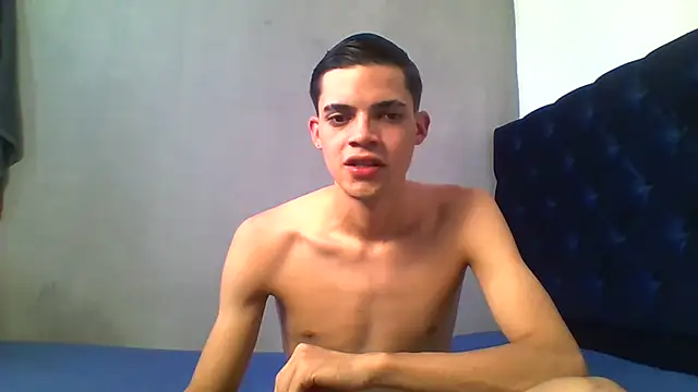 Latinos_2001 Adlı Modelin Canlı XXX Sohbeti