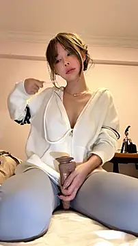 xiaowan_xx Show in webcam