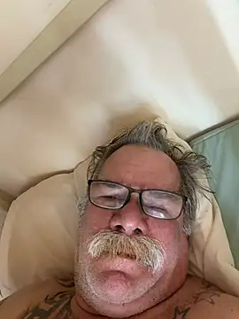 Онлайн чат XXX Caesar_Baxter