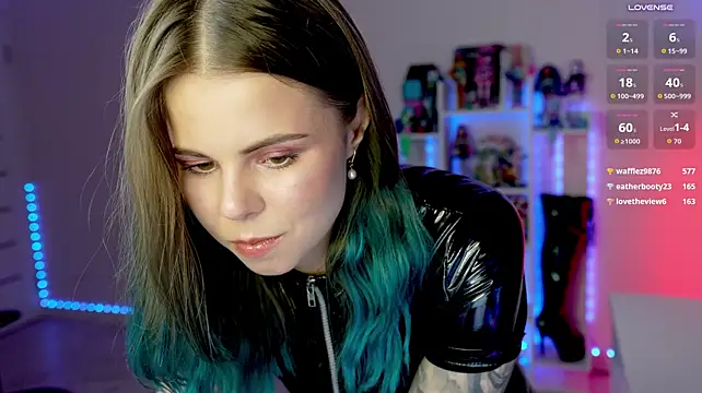 Онлайн чат XXX QueenAliceX