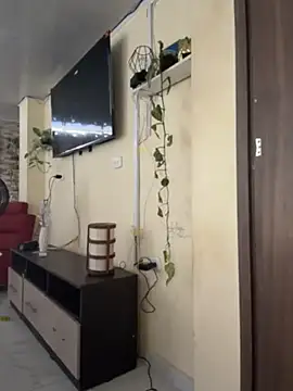 laemmarouse Chat XXX live