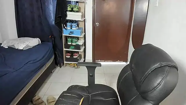 itstonnyX Live XXX Chat