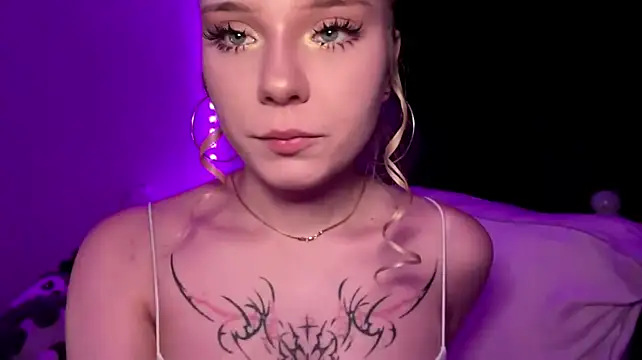 KyraBumbray's Live XXX Chat