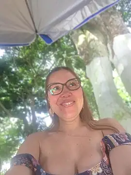 AnnaJaimes' Live XXX Chat