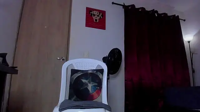 Cloudy_pigDude Chat XXX live
