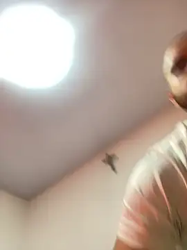 Chat +18 de aronmiller404 ao vivo