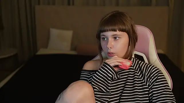 Fiona054 Chat XXX live