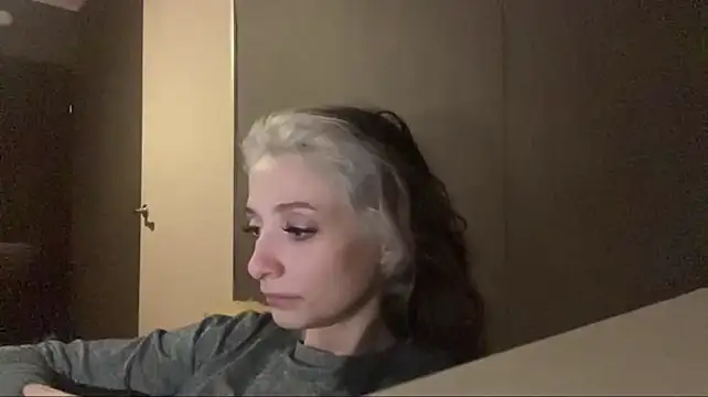 PriscillaOstlie 라이브 XXX 채팅