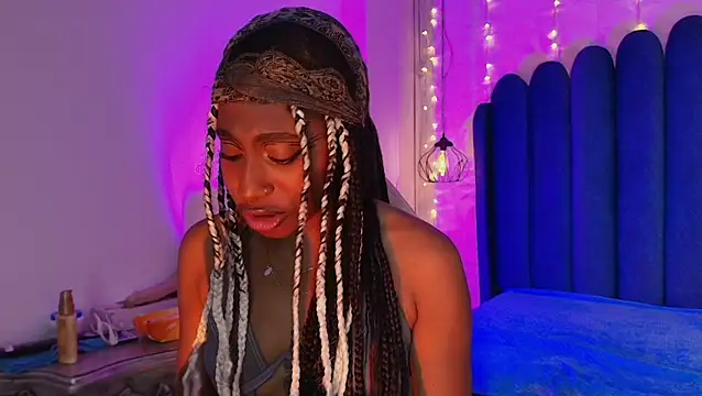 Queen_perla_ 라이브 XXX 채팅