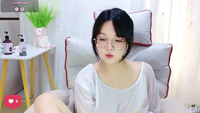 QiQi-Big 라이브 XXX 채팅